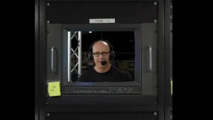 Sean Woodland revient au stand de diffusion pour le CrossFit
