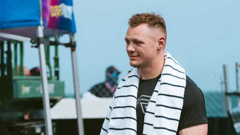 Jayson Hopper accepte l'invitation à participer au French Throwdown