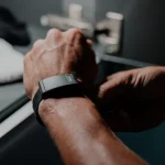 QALO affronte WHOOP avec le bracelet intelligent SL-1 sans abonnement